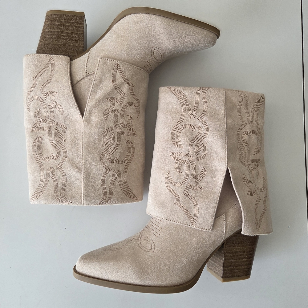 NWOB Soda Gizmos Suede Western Cowgirl Boots Folded Cuffs Block Heel Beige 38 8